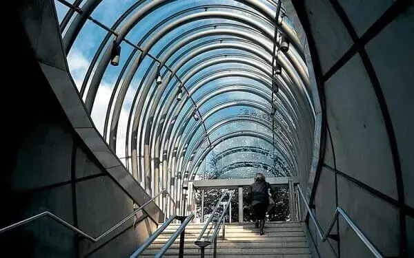 Norman Foster: metrô de Bilbao (escadas)