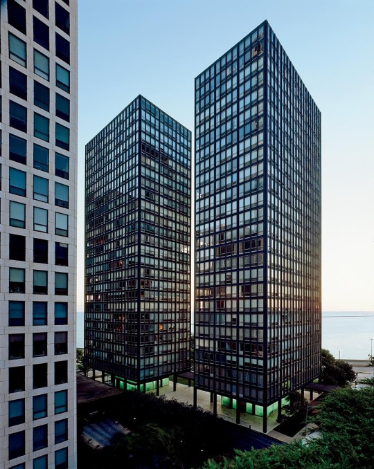 mies-van-der-rohe-lake-shore-drive-vista-lago