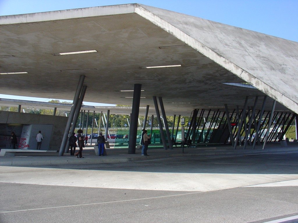 arquitetas-famosas-zaha-hadid-terminal-hoenheim-north-e-estacionamento