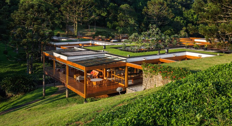 fgmf-arquitetos-casa-grelha-integracao-natureza