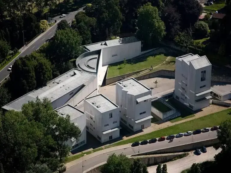 Álvaro Siza: Escola de Arquitetura do Porto em Portugal