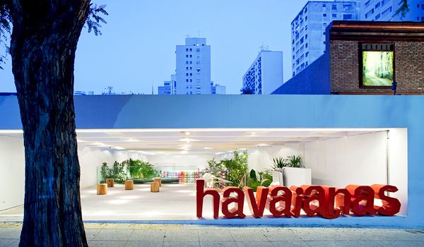 arquitetos-de-sucesso-no-brasil-isay-weinfeld-loja-havaianas