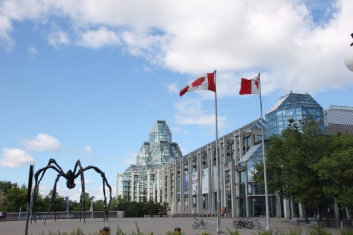 moshe-safdie-galeria-nacional-canada-aranha