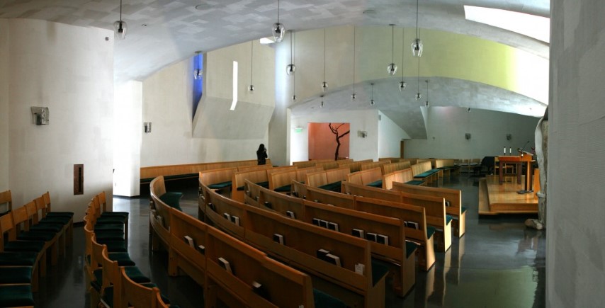 steven-holl-capela-st-ignatius-interior