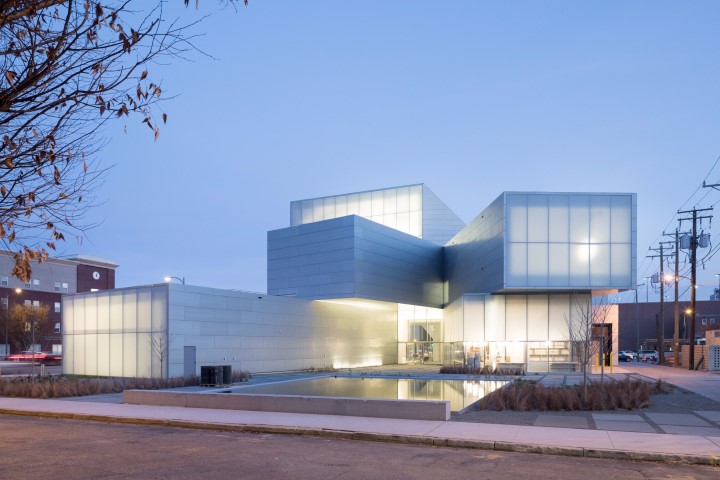 steven-holl-institute-for-contemporary-art