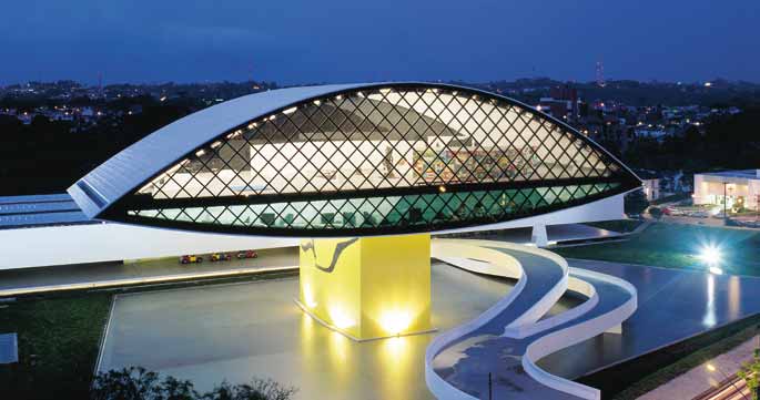 arquitetos-curitiba-museu-oscar-niemeyer-noite