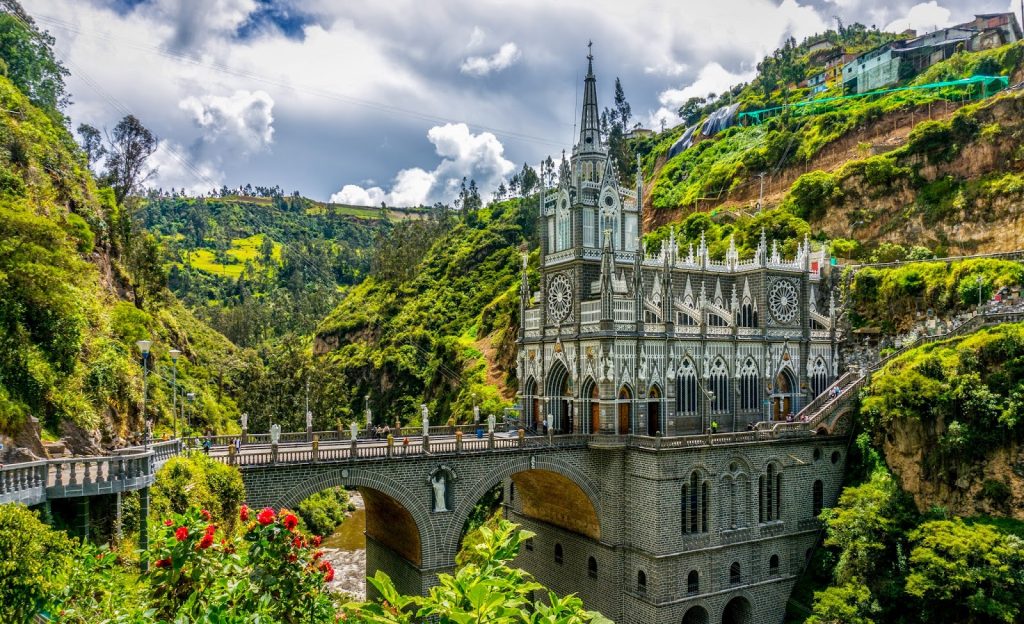 arte-e-arquitetura-sacra-santuario-de-las-lajas