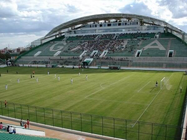 Ruy Ohtake: Estadio Valmir Campelo Bezerra, em Gama, no DF