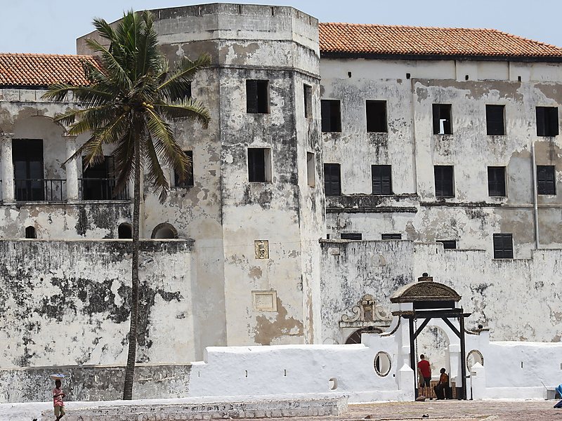 arquitetura-portuguesa-forte-de-sao-jorge-da-mina-em-gana