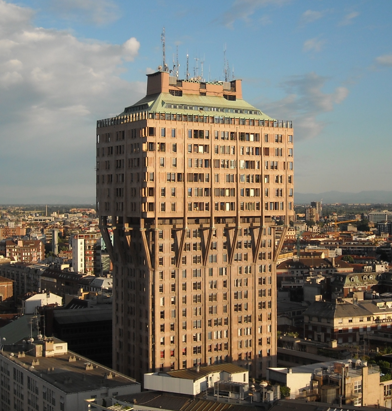 arquitetura italiana torre velasca