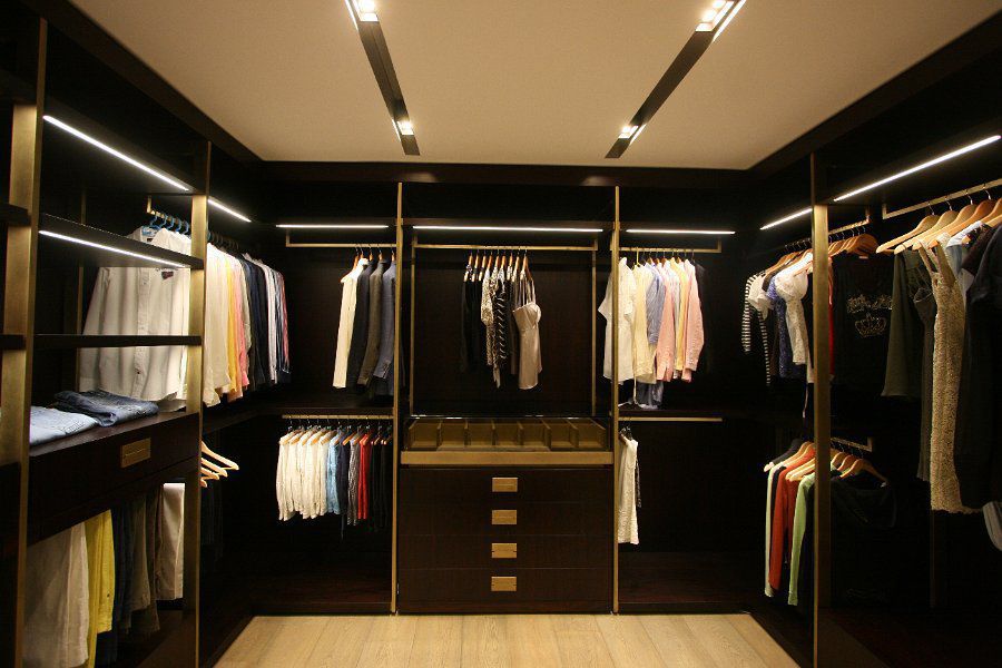 Iluminação de closet com fita de led