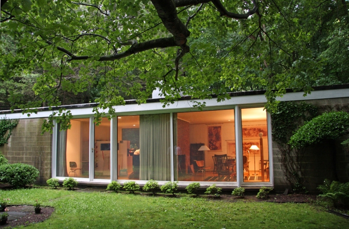 Philip Johnson: Booth House