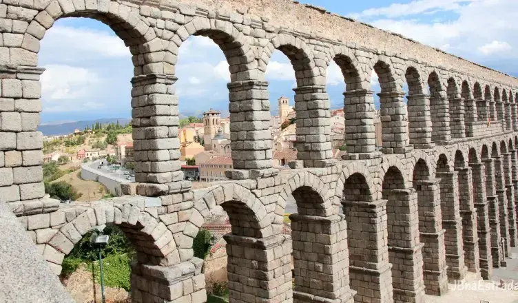 Arquitetura espanhola: Aqueduto de Segóvia