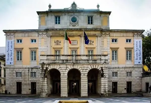 Arquitetura neoclássica: Teatro Nacional de S. Carlos