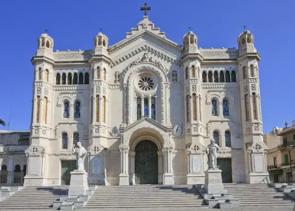 Arquitetura romântica: Catedral de Reggio di Calabria