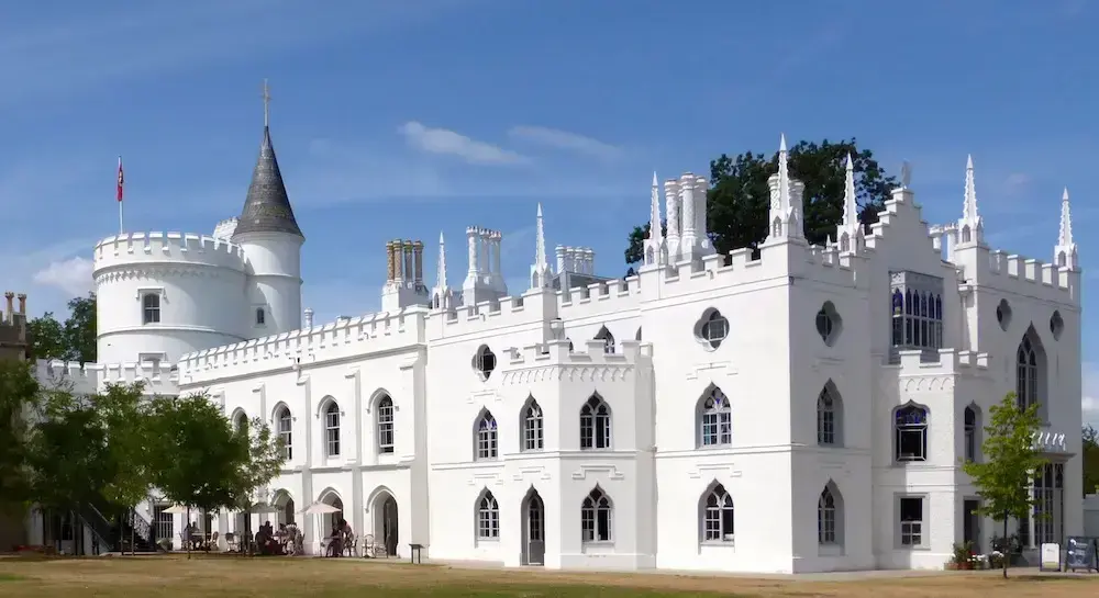 Arquitetura romântica: palacete Strawberry Hill (restaurado)