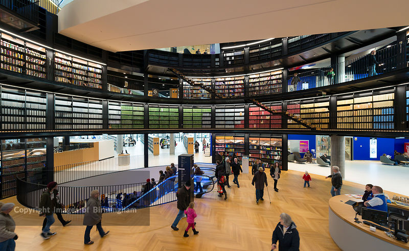 Projeto de biblioteca: Library of Birmingham (interior)