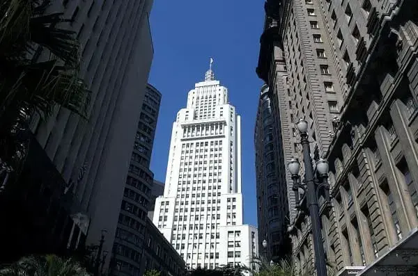 O que é retrofit: edifício altino arantes atualmente