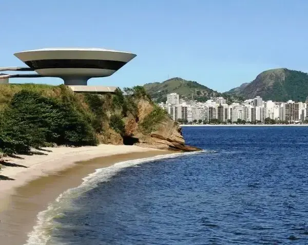 Museu de Arte Contemporânea de Niterói: vista da orla