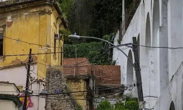 Arcos da Lapa: construção de puxadinho em 2018 Arcos da Lapa: construção de puxadinho em 2018