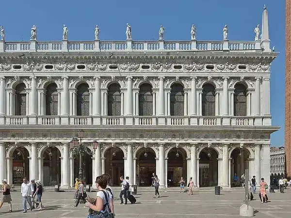 Balaústre: Biblioteca Marciana em Veneza