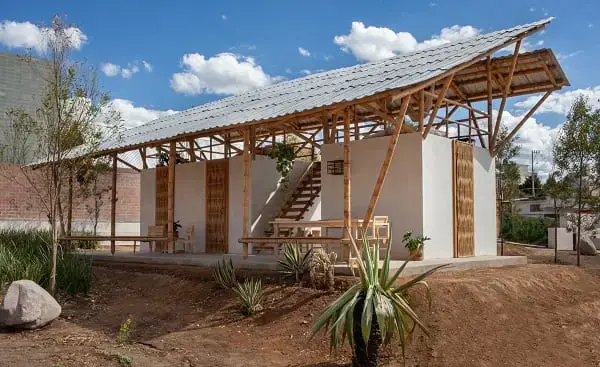 Casa de Bambu: residência fez uso do bambu na estrutura e paredes (projeto: Rozana Montiel - Estúdio de Arquitectura)