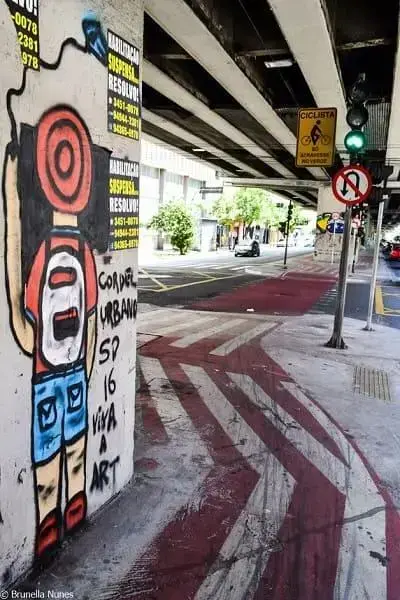 Minhocão: exemplo de grafite