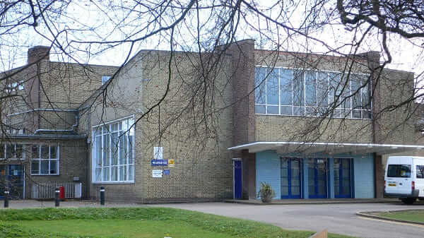 Principais Obras de Walter Gropius: Impington Village College