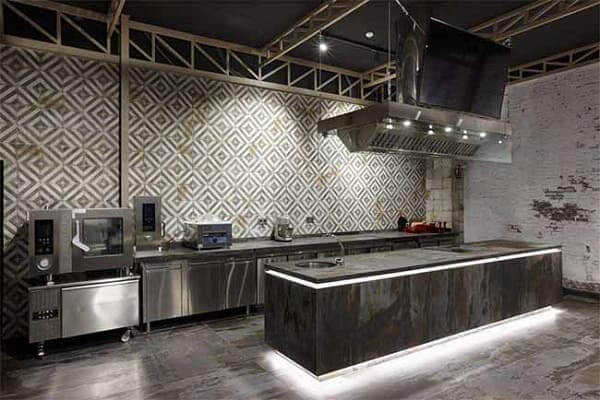 Dekton: escola espanhola (Pilsa Educa) apostou no Dekton para trazer ar industrial na cozinha