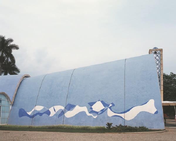 Mosaico: mural de Paulo Werneck na Igreja da Pampulha (foto: ArchDaily)