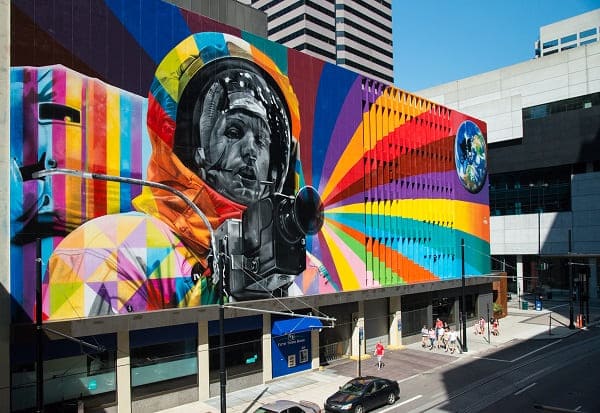 Kobra grafite: Neil Armstrong Cincinnati, Estados Unidos (2015)