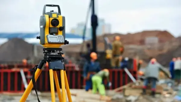 Casa em declive: levantamento topográfico (foto: Alcance Engenharia Jr)