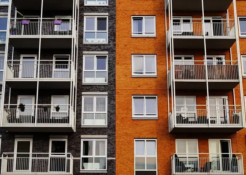 A verticalização quando feita de maneira desordenada pode contribuir com a formação do fenômeno conhecido como ilhas de calor. Fonte: Pexels - Crédito George Becker