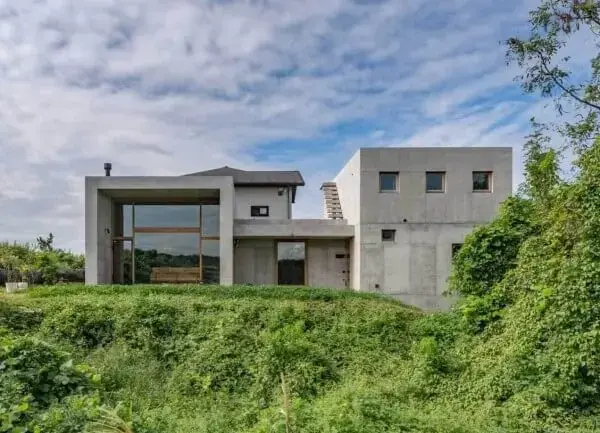 Casa de concreto moderna no Japão (foto: Tomoaki Uno Architects)