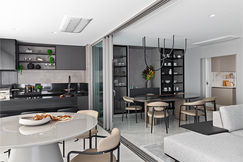 Projeto: Martins Galera| A varanda gourmet garante conforto e funcionalidade, ideal para receber convidados com estilo
