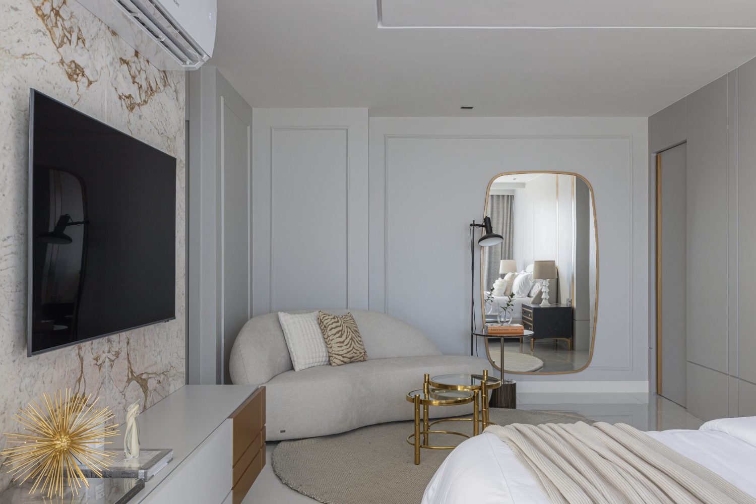 Apartamento de 271 m² em Fortaleza combina elegância e aconchego