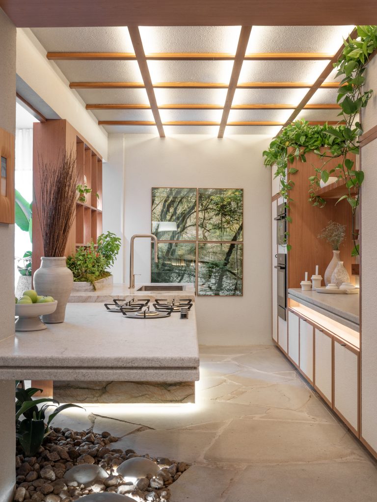 CASACOR SC Florianópolis 2025 - Living entre Tempos por Madeireira Catarinense - Flávia Koloske e Tainá Pravato - foto Lio Simas 