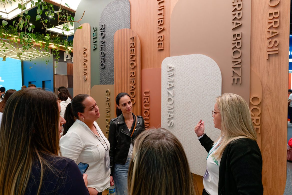 Expositor-Placas-do-Brasil—-Creditos-Divulgacao-ForMobile