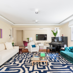 Entre cores, formas e boas vibrações: Juliana Fabrizzi comanda projeto para jovem família