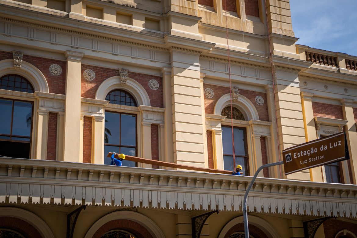 Guilherme Sai Obras de manutenção nas fachadas e coberturas da Estação da Luz