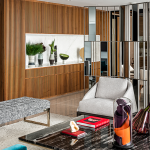 Elegância contemporânea em um refúgio urbano assinado pela Érica Salguero