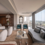 Eliana Tucci reforma apartamento com 300m² e área social totalmente integrada