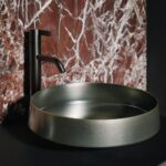 LAUFEN apresenta VITREON steel: uma nova harmonia de materiais para o banheiro contemporâneo