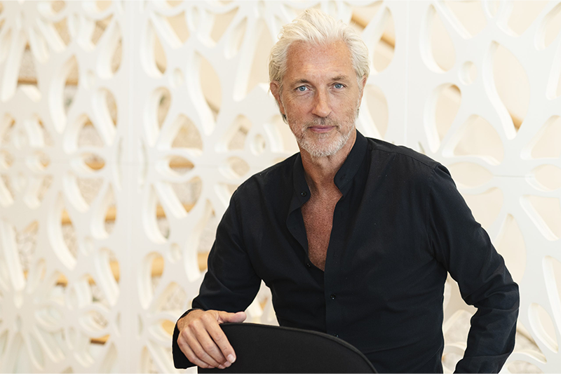 Renomado designer de produtos e interiores holandês Marcel Wanders 