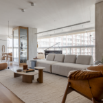 Projeto contemporâneo interpreta alma brasileira, musicalidade e memórias em 320 m² de arquitetura afetiva