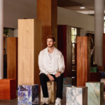 Leonardo Zanatta propõe uma reflexão sobre os materiais brasileiros no hall da BAB