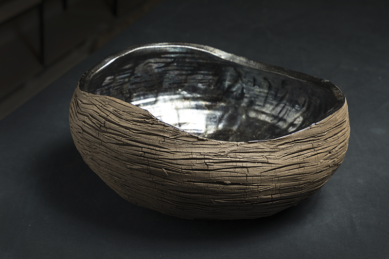 Criações em cerâmica produzidas por mulheres indígenas da etnia Jenipapo Kanindé compõem a exposição Encantadas, que integra a agenda do circuito SP-Arte 2026 