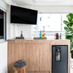 Apartamento de 80 m² ganha projeto contemporâneo e minimalista com foco em funcionalidade e integração