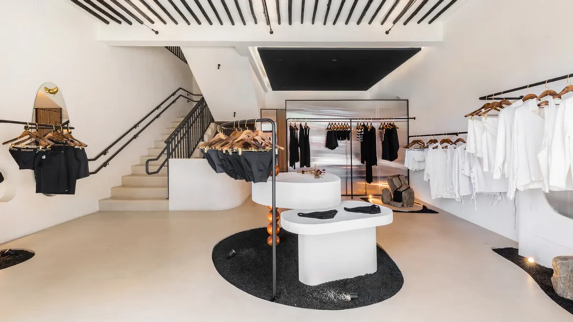 Estilo minimalista e urbano: Zalc Arquitetura projeta loja de beachwear masculino para Bannanna