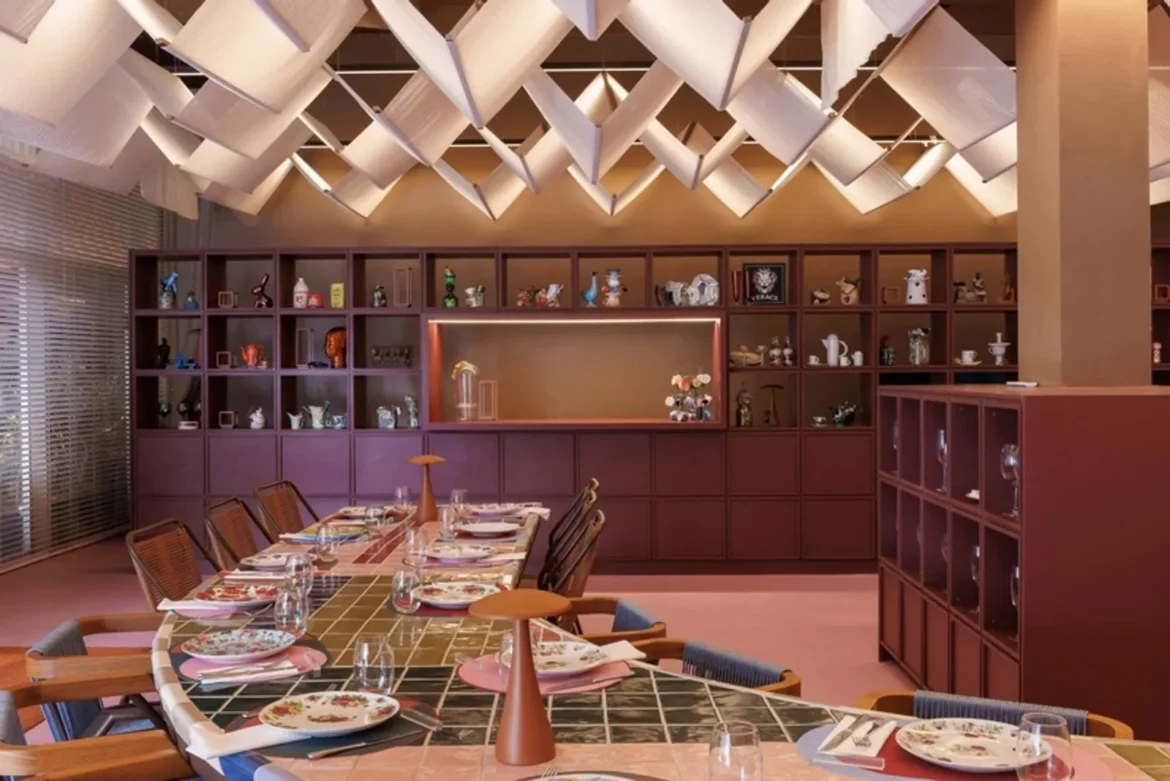 Balsa Arquitetura transforma mesa comunitária em protagonista no Restaurante da Agnes, na CASACOR Minas Gerais 2026